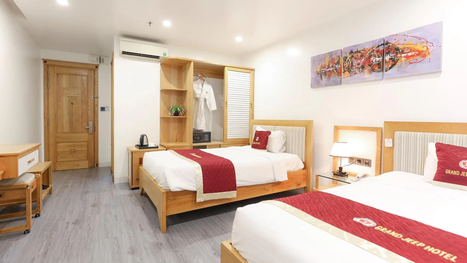 Grand Jeep Hotel Da Nang