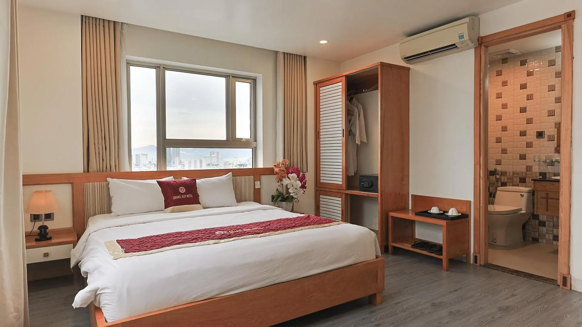 Grand Jeep Hotel Danang