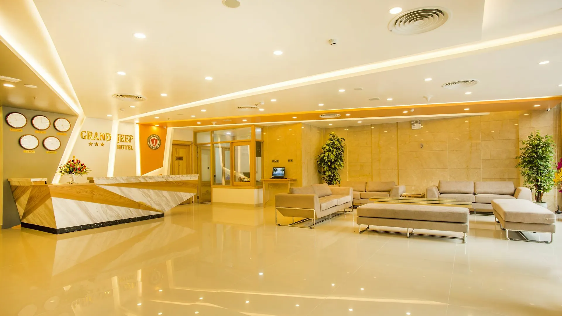 Grand Jeep Hotel Danang